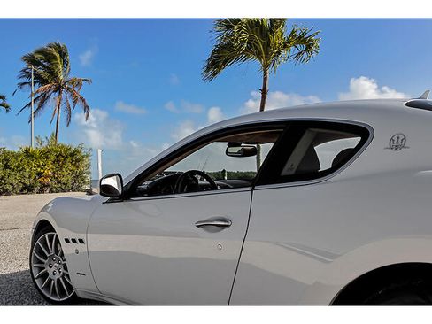Used 2009 Maserati GranTurismo S image 12