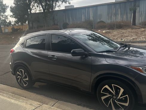 Used 2019 Honda HR-V Sport image 1