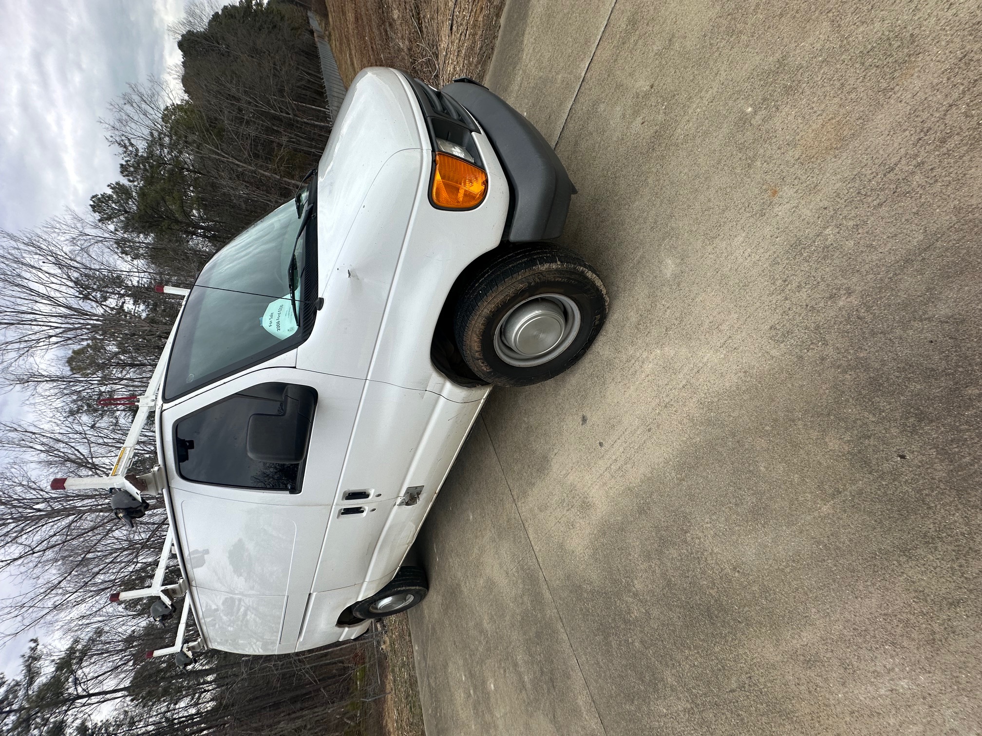 Used 2006 Ford E-250 and Econoline 250 RWD image 2