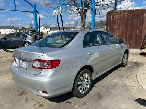 Used 2012 Toyota Corolla LE image 5