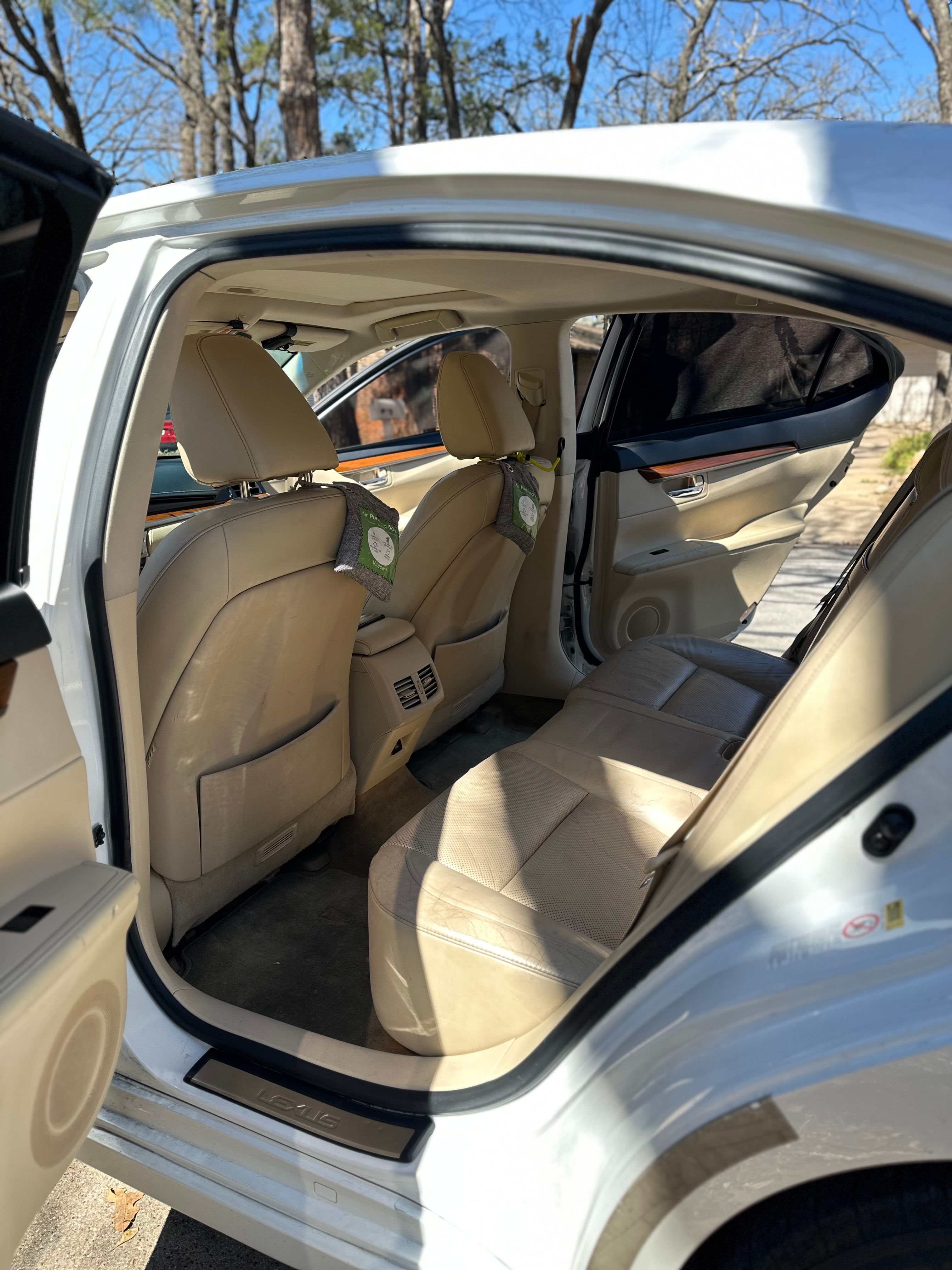 Used 2013 Lexus ES 300h w/ Luxury Pkg FWD image 6