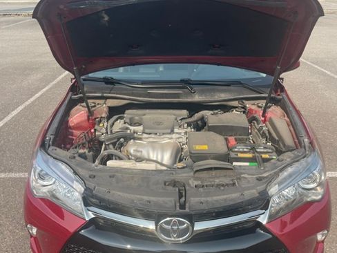 Used 2015 Toyota Camry SE FWD image 9