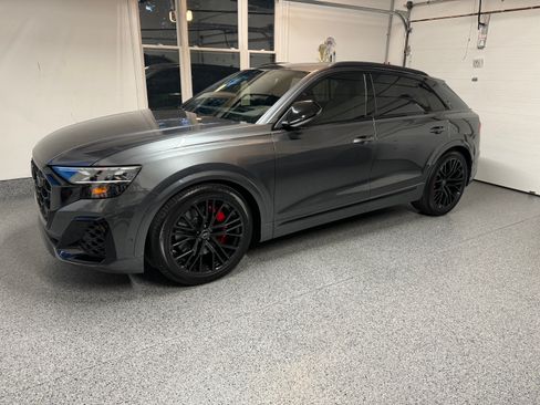 Used 2024 Audi SQ8 Prestige image 1