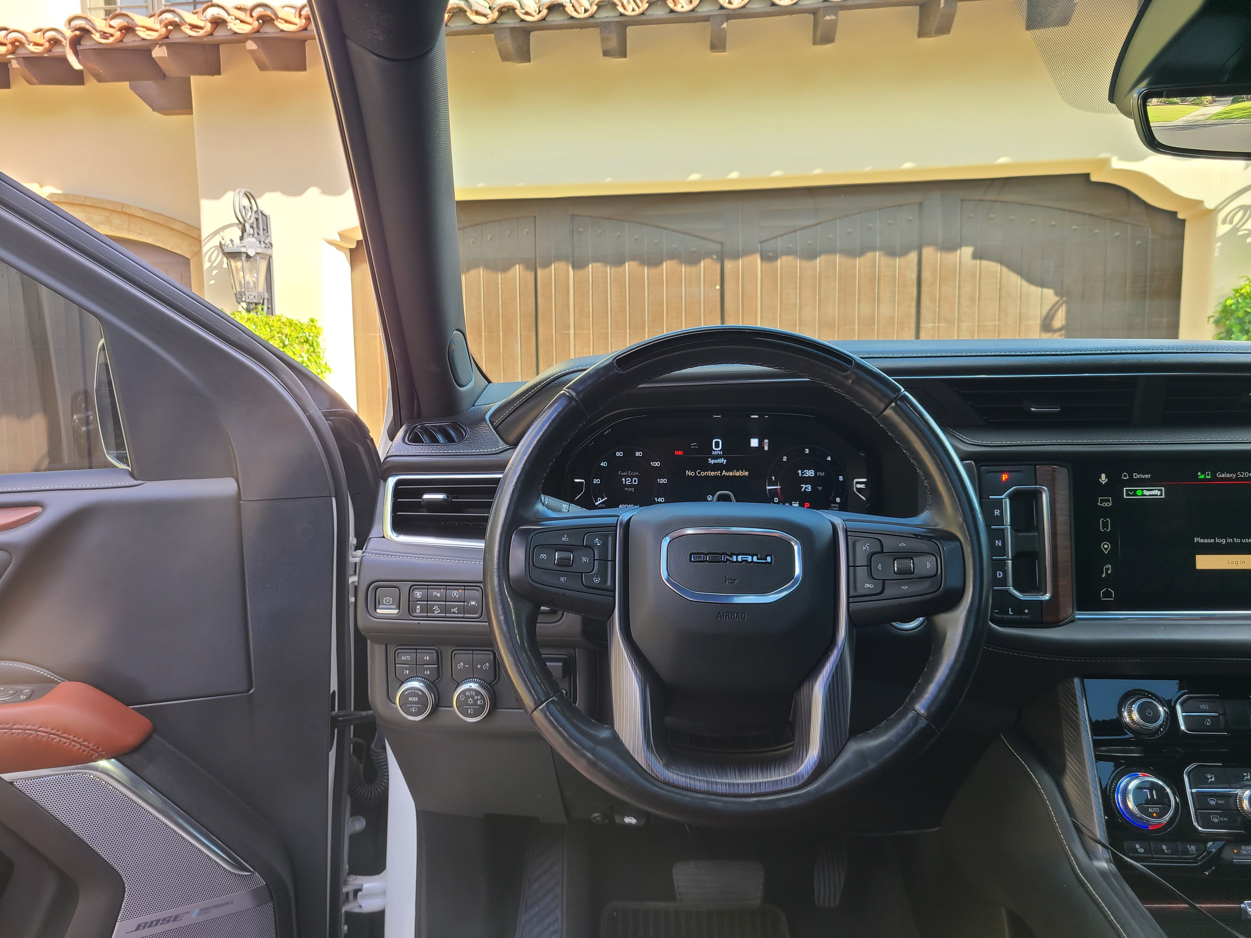 Used 2023 GMC Yukon Denali Ultimate AWD/4WD image 9