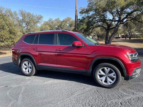 Used 2019 Volkswagen Atlas SE w/ Towing Package image 13