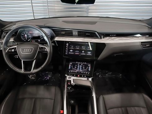 Used 2024 Audi Q8 e-tron Premium Plus w/ Premium Plus Package image 5