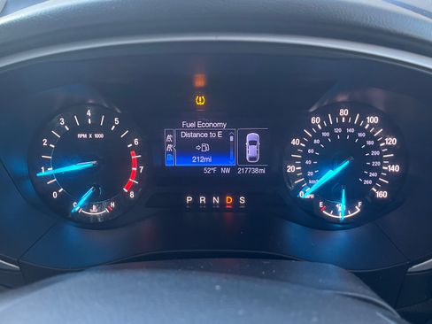 Used 2013 Ford Fusion SE image 9