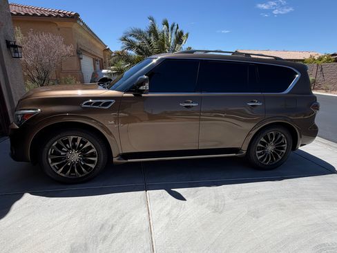 Used 2017 INFINITI QX80 Limited AWD/4WD image 4