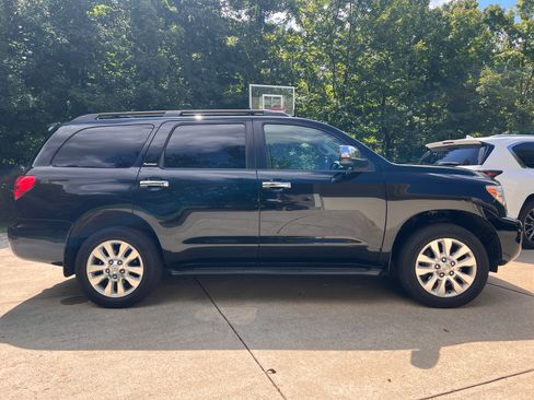 Used 2013 Toyota Sequoia Platinum AWD/4WD image 4