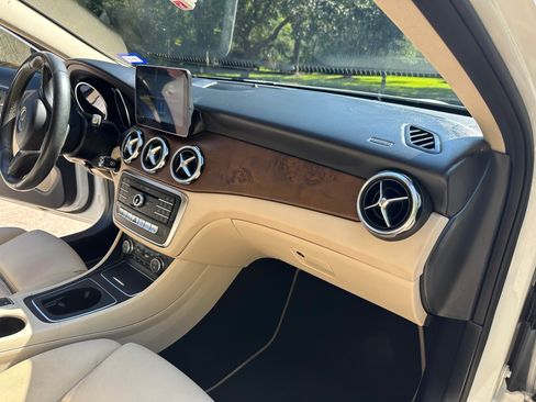 Used 2019 Mercedes-Benz GLA 250 image 16
