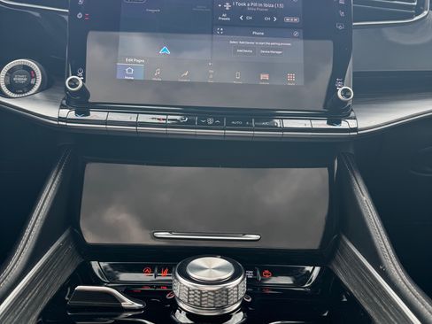 Used 2023 Jeep Wagoneer Series II w/ Premium Group I image 6