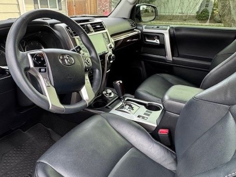 Used 2021 Toyota 4Runner Limited image 8