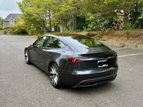 Used 2024 Tesla Model 3 Standard Range RWD image 8