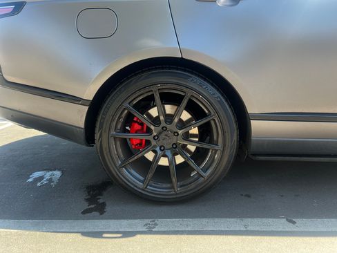 Used 2018 Land Rover Range Rover Long Wheelbase Autobiography image 12