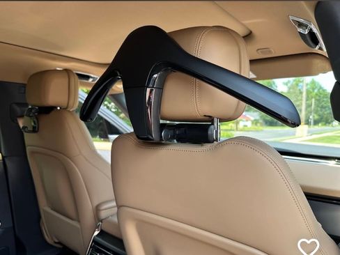 Used 2025 Land Rover Range Rover Sport SE image 7