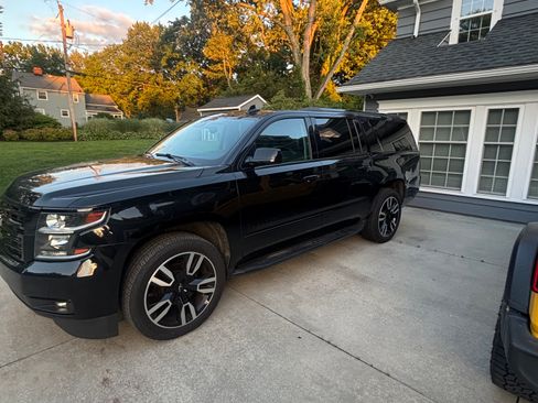 Used 2020 Chevrolet Suburban Premier w/ RST 6.2L Performance Edition AWD/4WD image 2