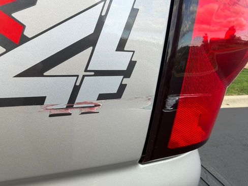 Used 2005 Chevrolet Silverado 2500 LS w/ Snow Plow Prep Package image 12