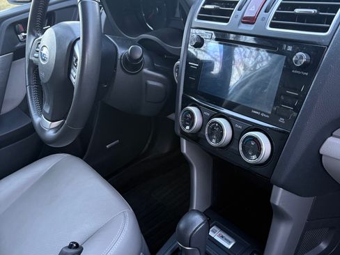 Used 2016 Subaru Forester 2.5i Touring w/ Eyesight & Navigation System image 14