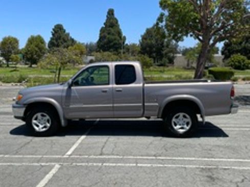 Used 2000 Toyota Tundra Limited RWD image 2
