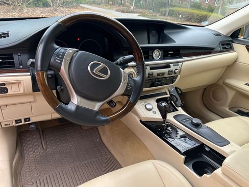 Used 2013 Lexus ES 350 w/ Premium Pkg image 8