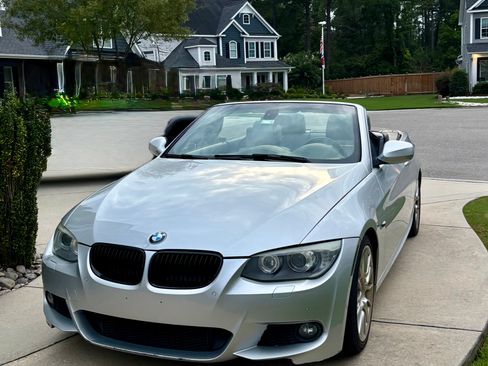 Used 2013 BMW 328i Convertible RWD image 1