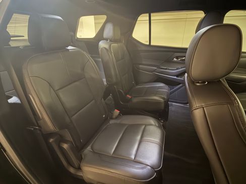 Used 2022 Chevrolet Traverse RS AWD/4WD image 13