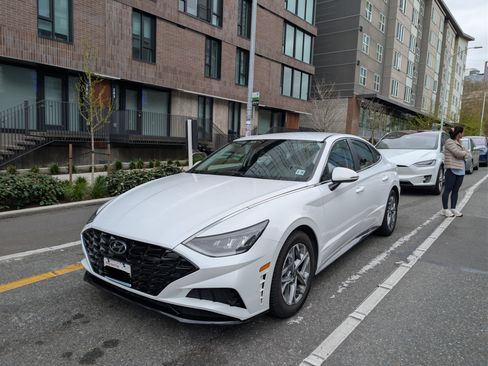 Used 2020 Hyundai Sonata SEL image 1