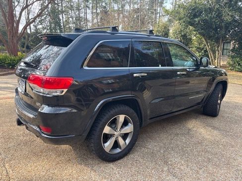 Used 2016 Jeep Grand Cherokee Overland w/ Advanced Technology Group image 4