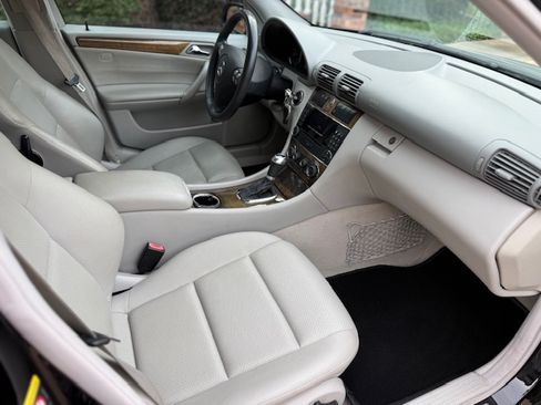Used 2007 Mercedes-Benz C 230 Sedan image 13