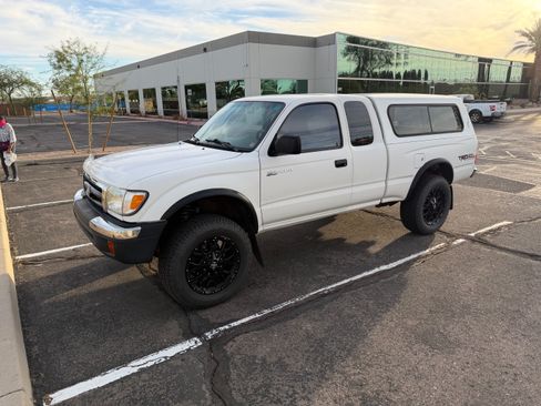 Used 2000 Toyota Tacoma 4x4 Xtracab V6 image 1