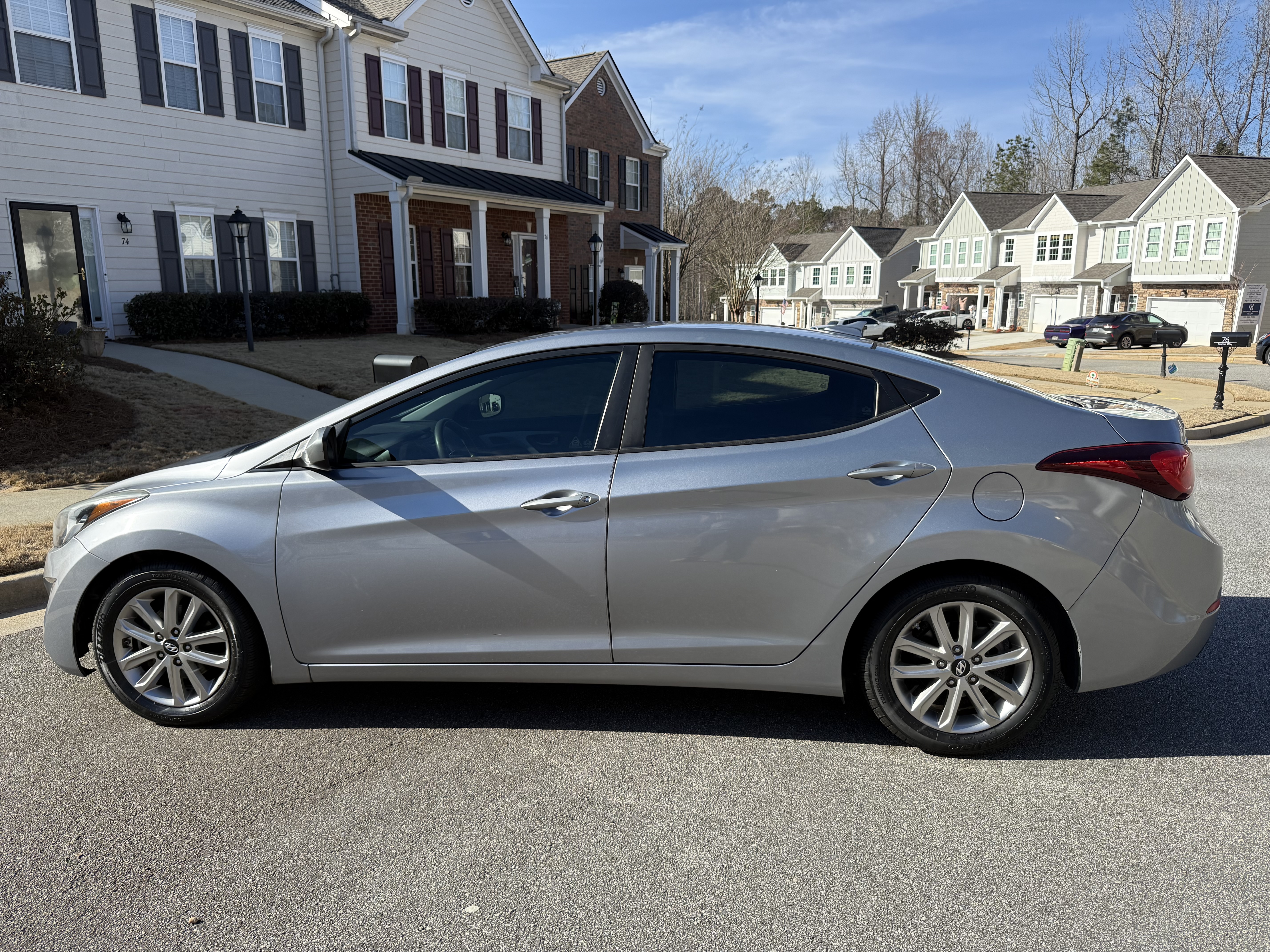 Used 2016 Hyundai Elantra SE w/ Option Group 02 FWD image 1