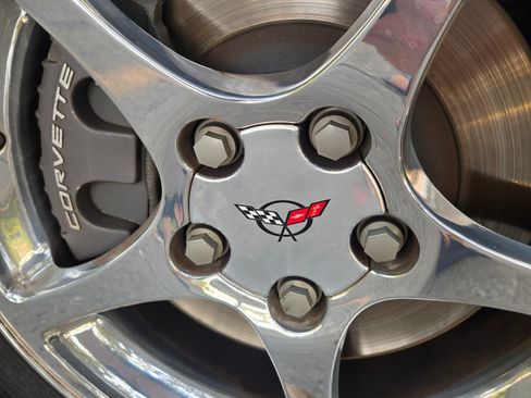 Used 2001 Chevrolet Corvette Convertible w/ Preferred Equipment Group2 image 11