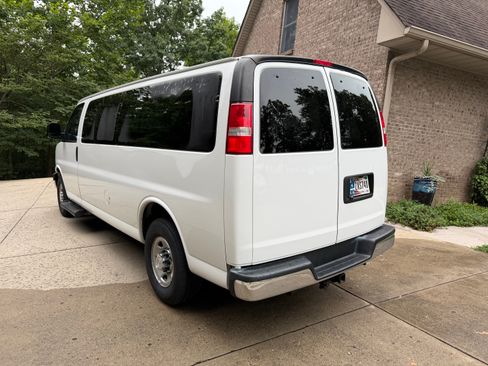 Used 2020 Chevrolet Express 3500 LT w/ LT Preferred Equipment Group RWD image 6