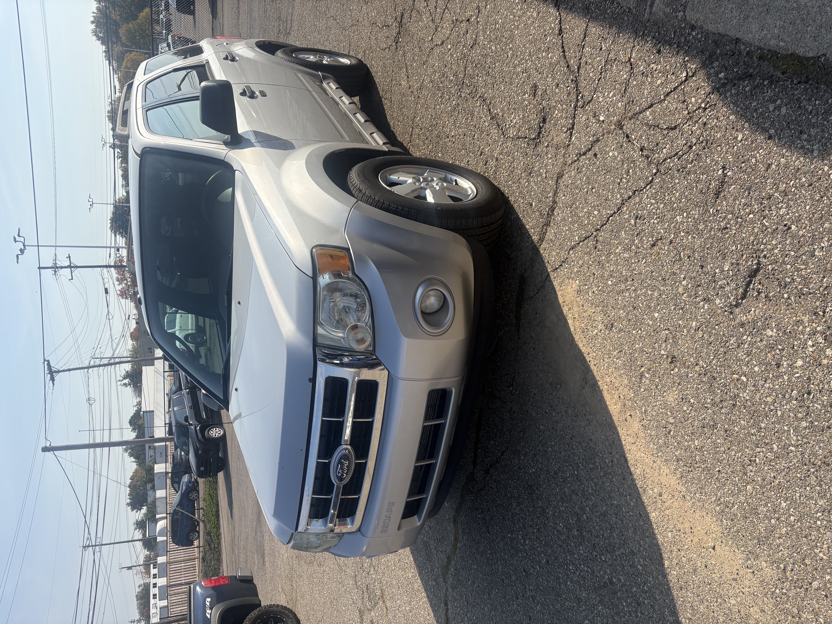 Used 2009 Ford Escape XLT FWD image 1