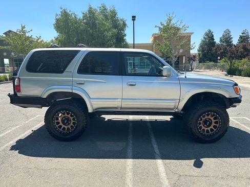 Used 1999 Toyota 4Runner Limited image 2