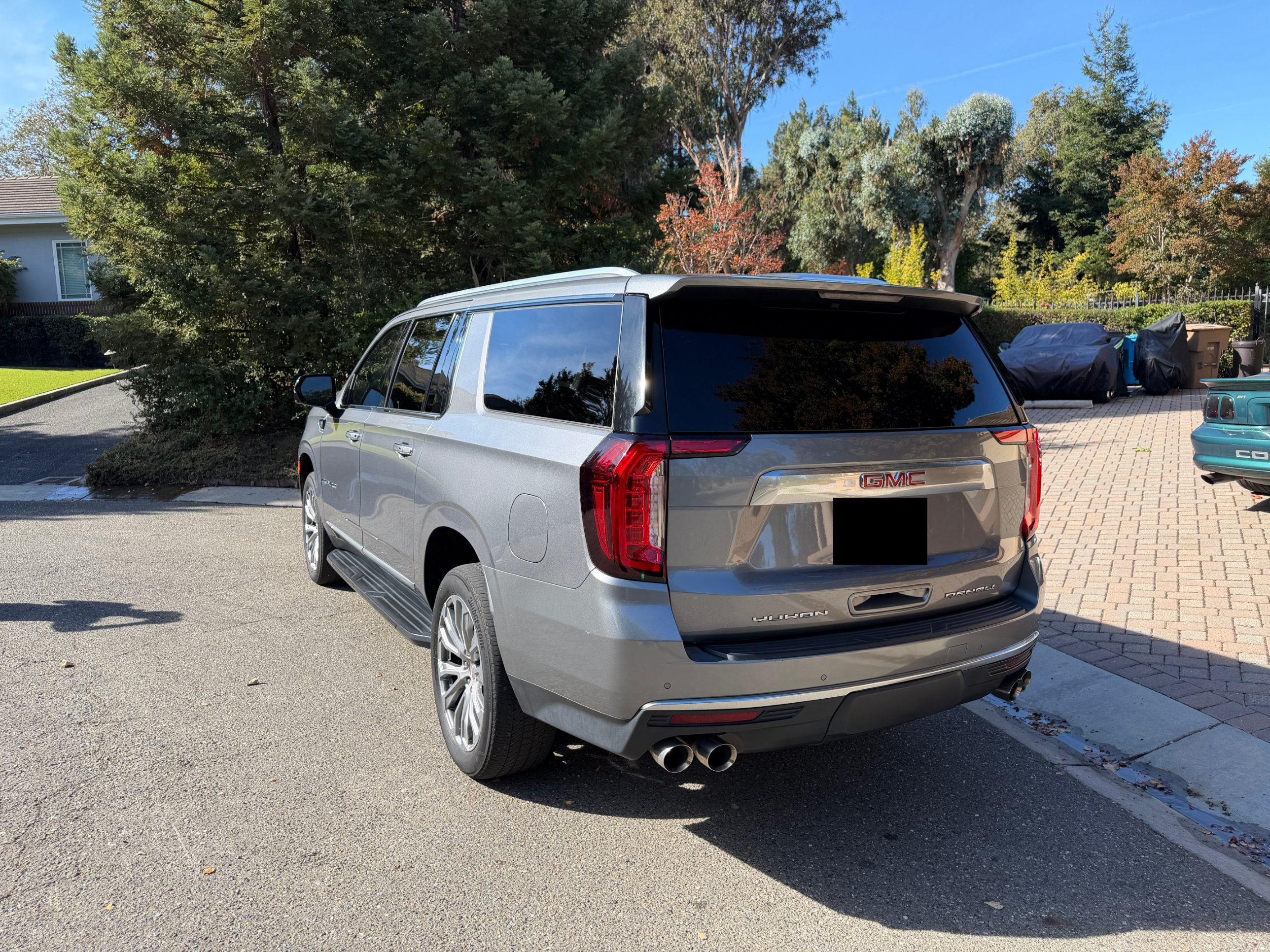Used 2021 GMC Yukon XL Denali w/ LPO, Illumination Package AWD/4WD image 6