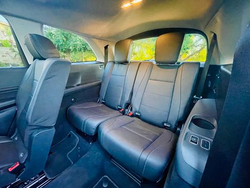 Used 2023 Mercedes-Benz GLS 450 4MATIC image 16