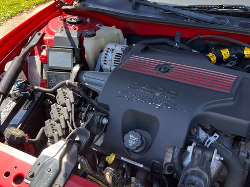 Used 2004 Chevrolet Monte Carlo SS w/ Dale Earnhardt Jr. Package image 5