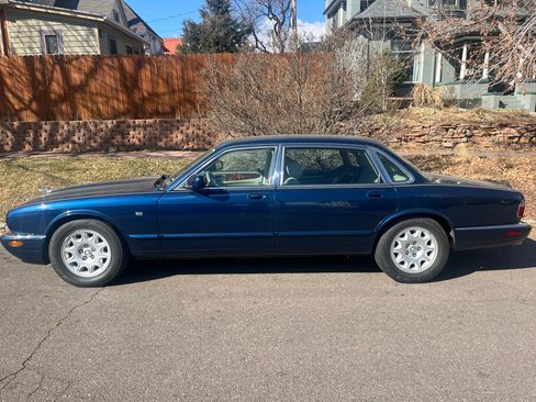 Used 1998 Jaguar XJ8 RWD image 2