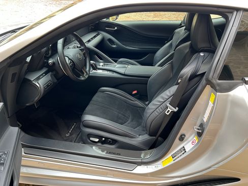 Used 2018 Lexus LC 500 Coupe w/ Performance Package image 22