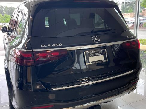 Used 2024 Mercedes-Benz GLS 450 4MATIC image 18