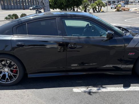 Used 2015 Dodge Charger SRT w/ Harman/Kardon Audio Group RWD image 4