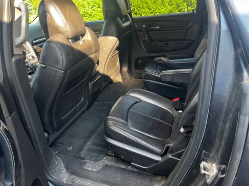 Used 2013 GMC Acadia SLT image 11