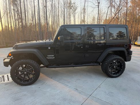 Used 2016 Jeep Wrangler Unlimited Sport w/ Quick Order Package 24S image 2