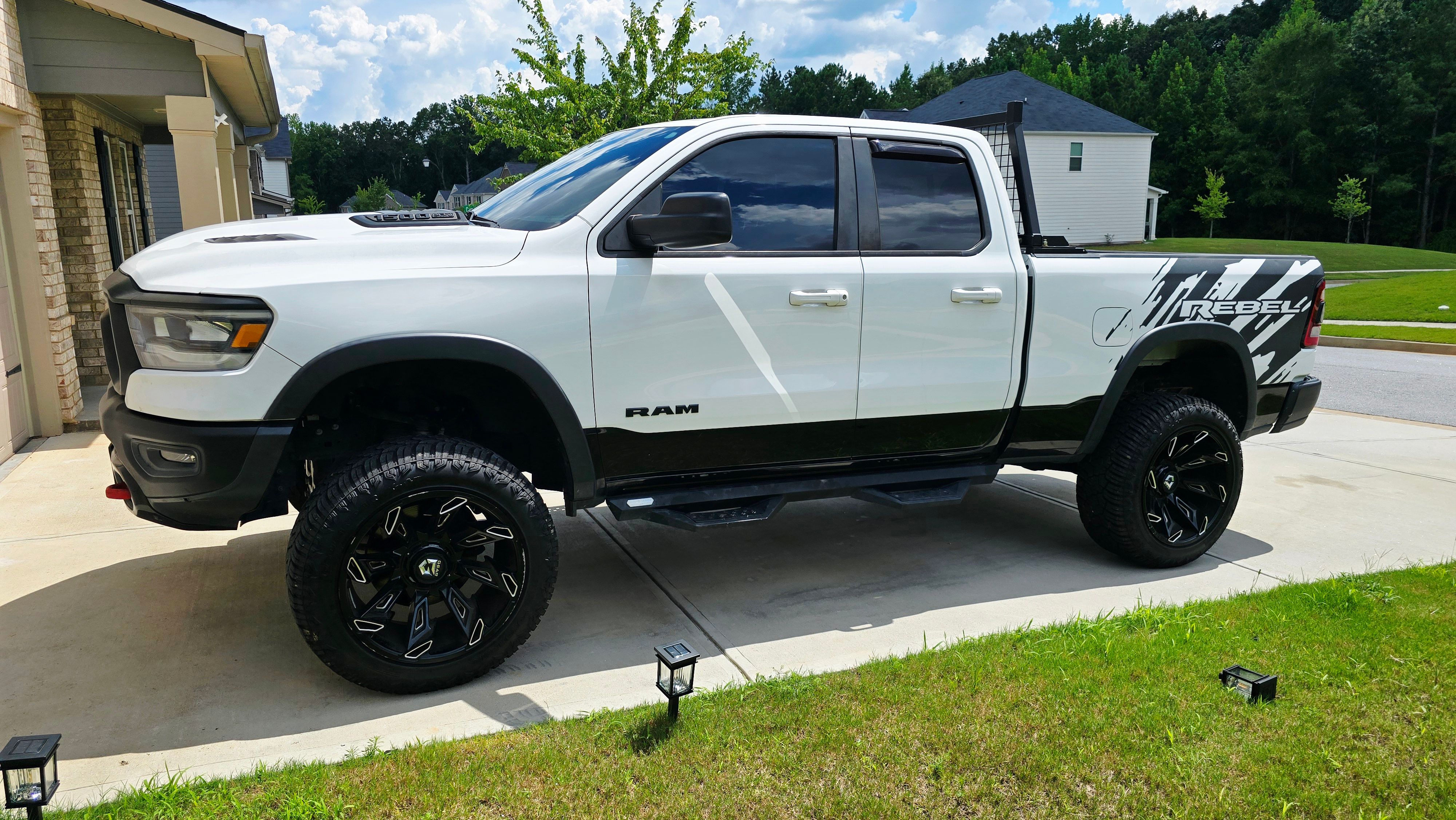 Used 2019 RAM 1500 Rebel AWD/4WD image 4
