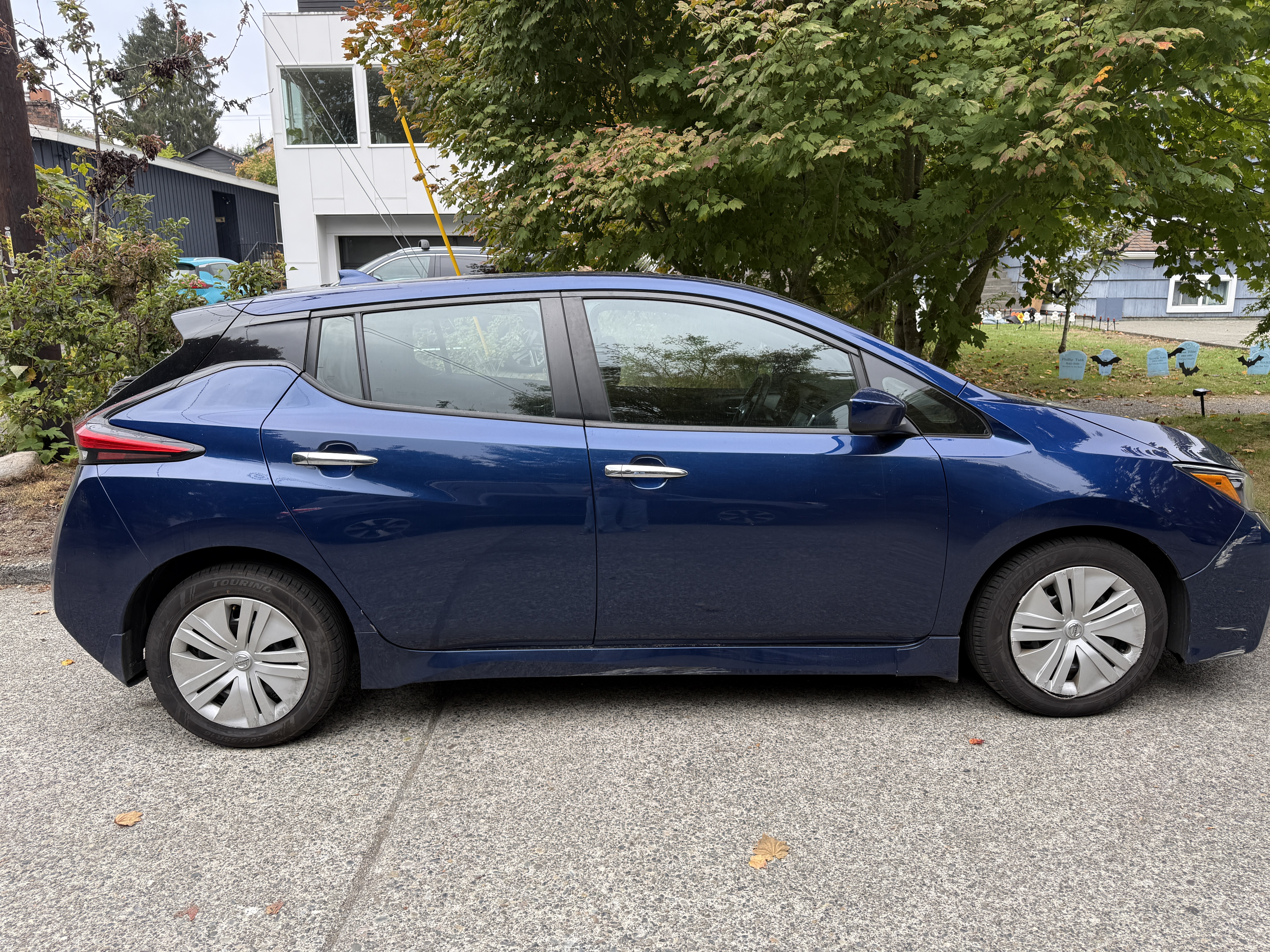 Used 2021 Nissan Leaf S w/ S Charge Package FWD image 1