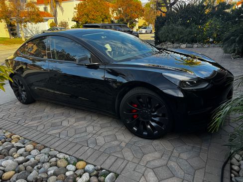 Used 2021 Tesla Model 3 Performance image 2