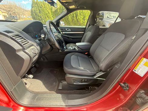 Used 2019 Ford Explorer XLT w/ Class III Trailer Tow Package image 13