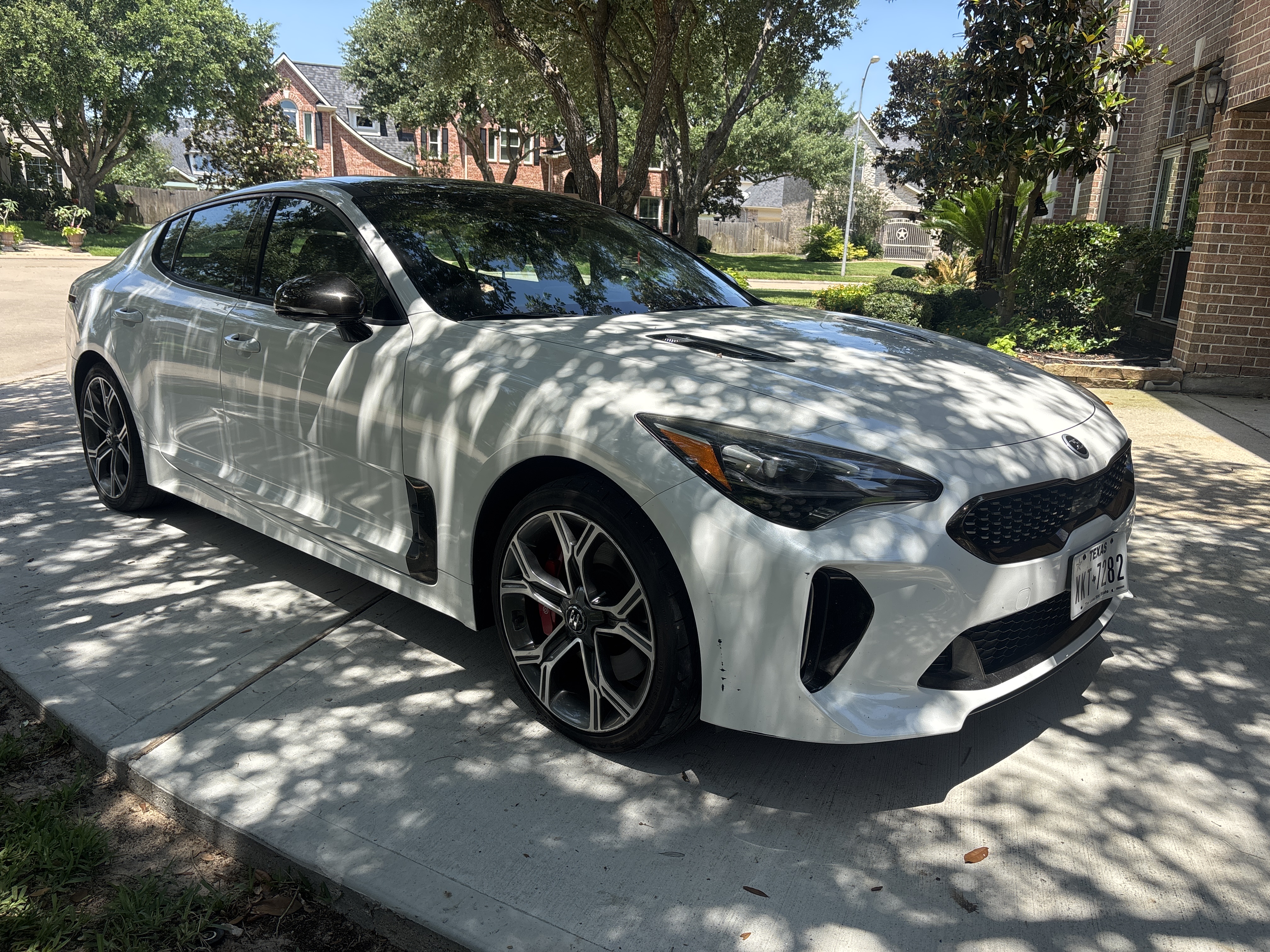 Used 2019 Kia Stinger GT2 image 2