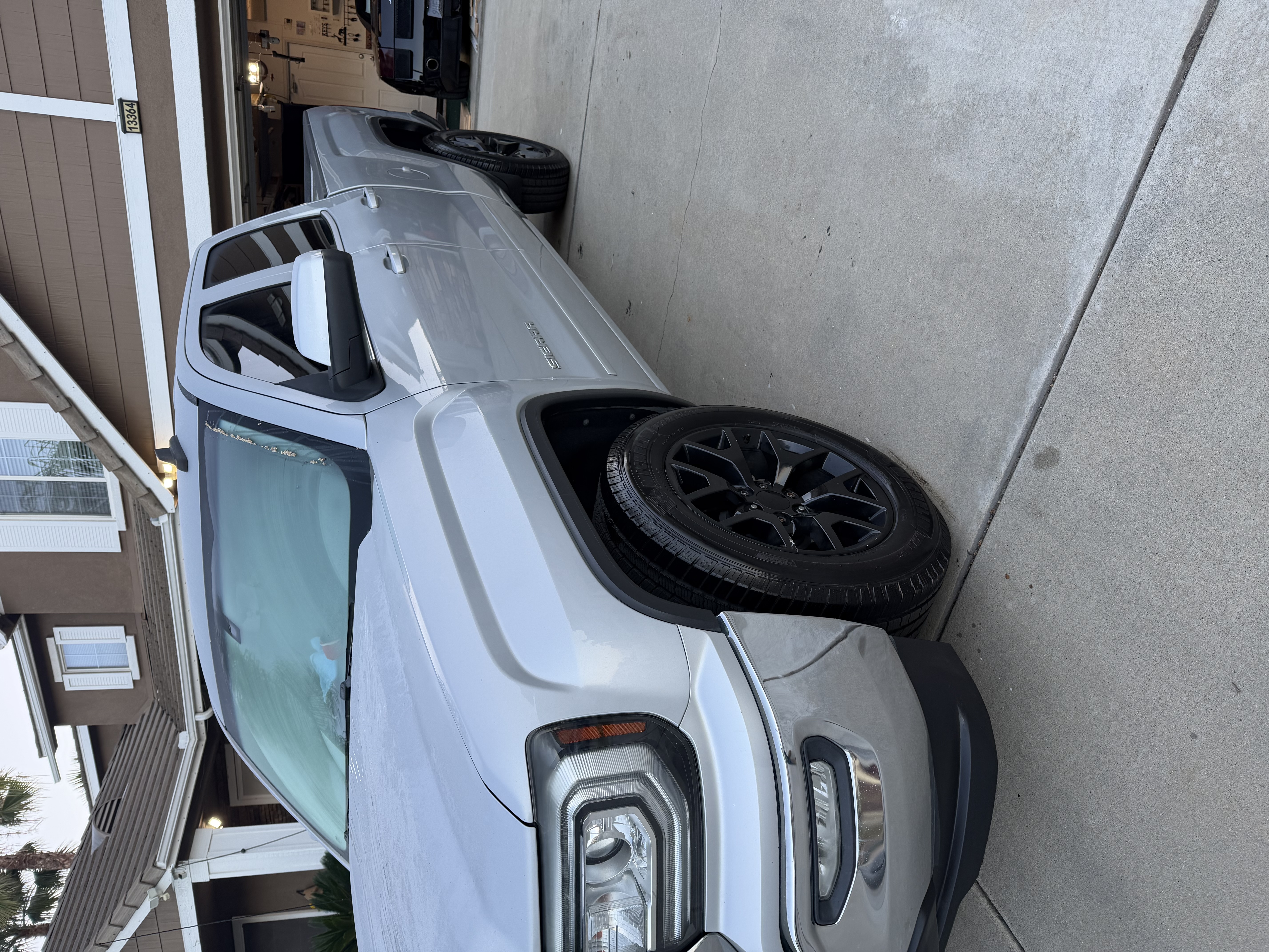 Used 2018 GMC Sierra 1500 SLE w/ SLE Value Package RWD image 2